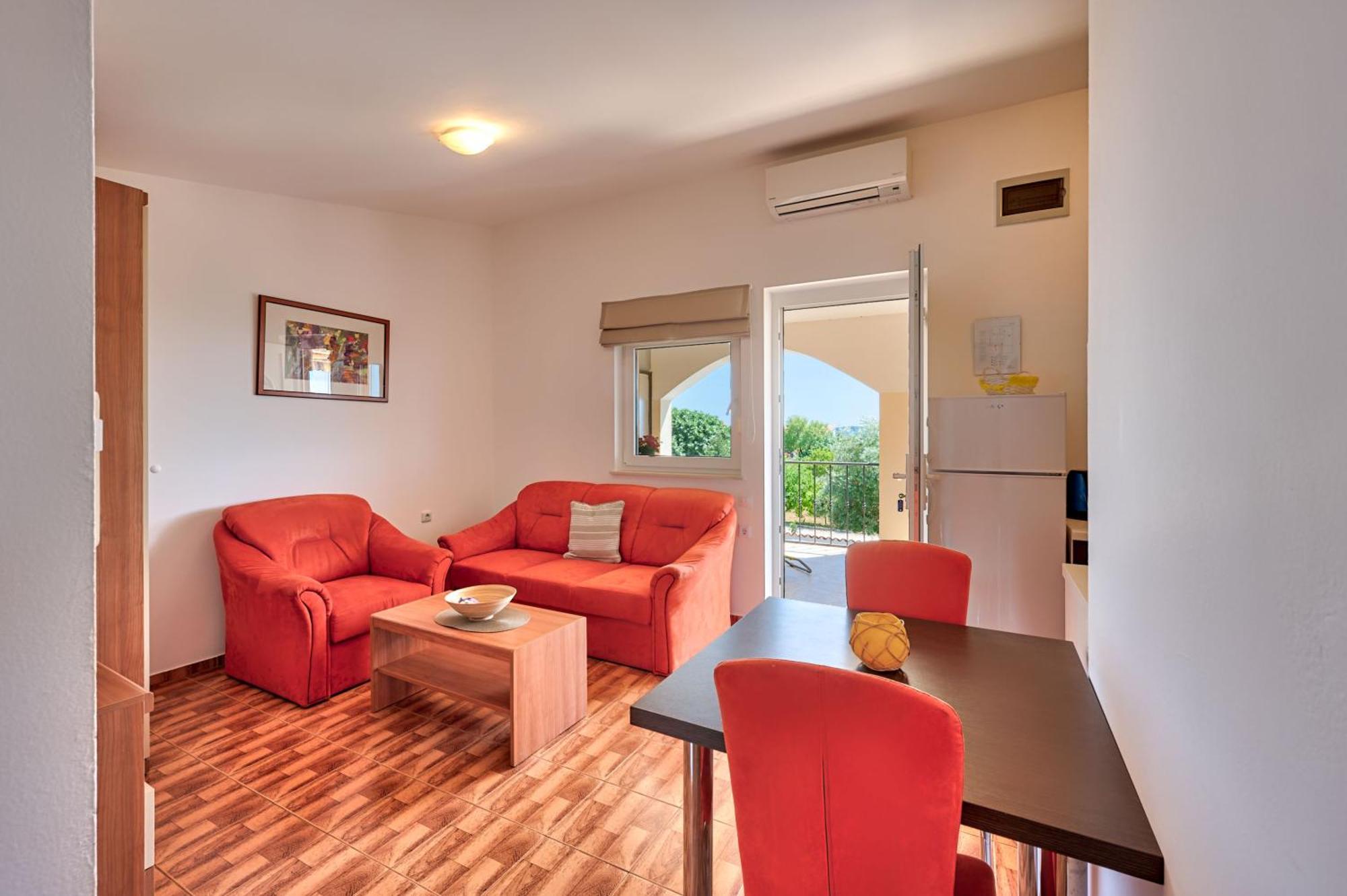Teuta Apartments - A Beach And A Sea View Peroj Exterior foto