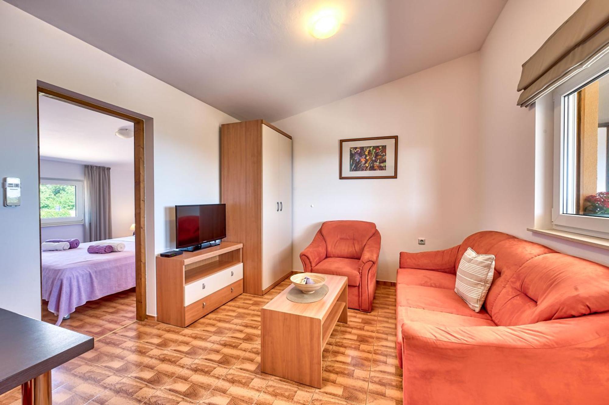 Teuta Apartments - A Beach And A Sea View Peroj Exterior foto