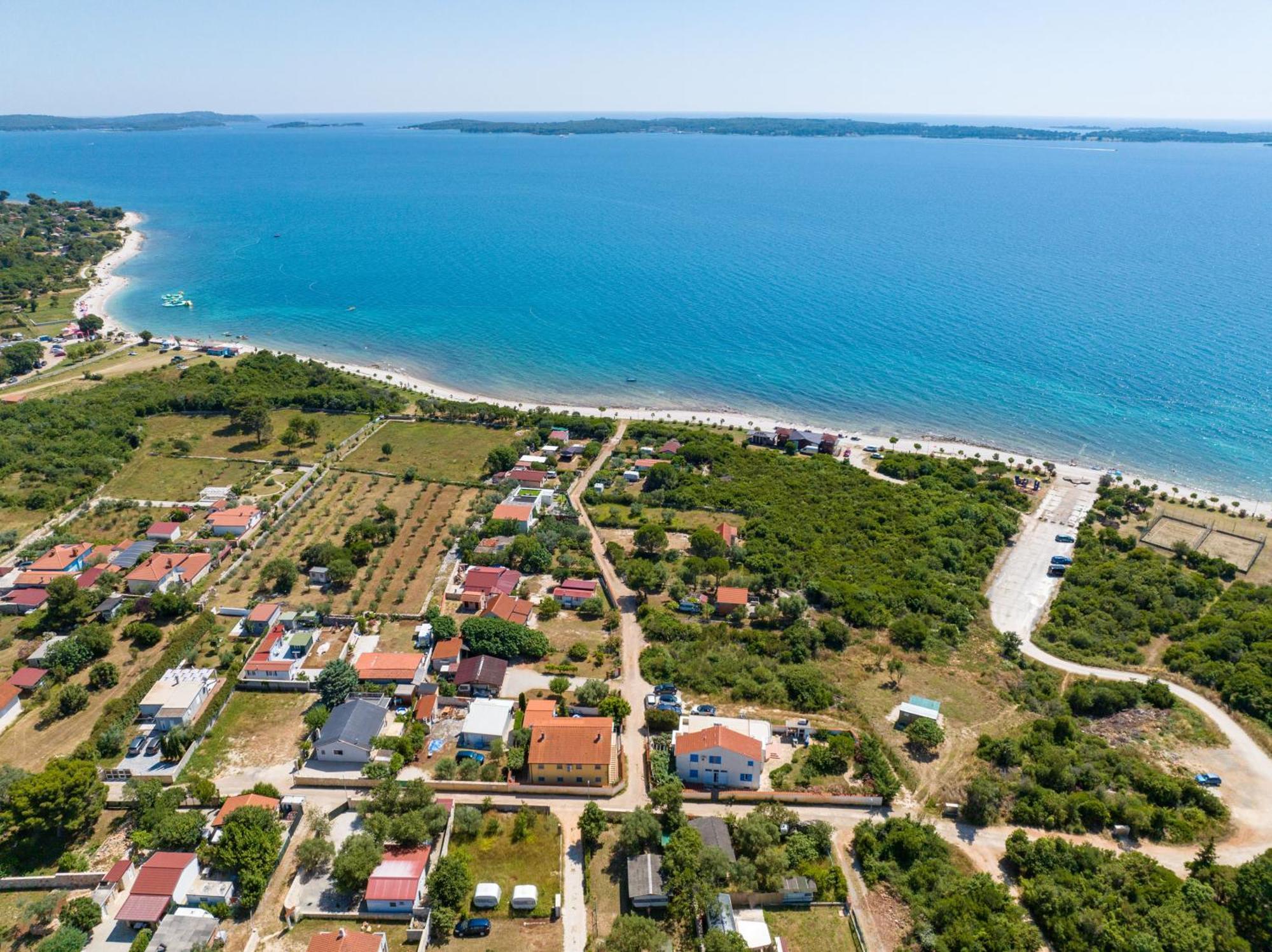 Teuta Apartments - A Beach And A Sea View Peroj Exterior foto
