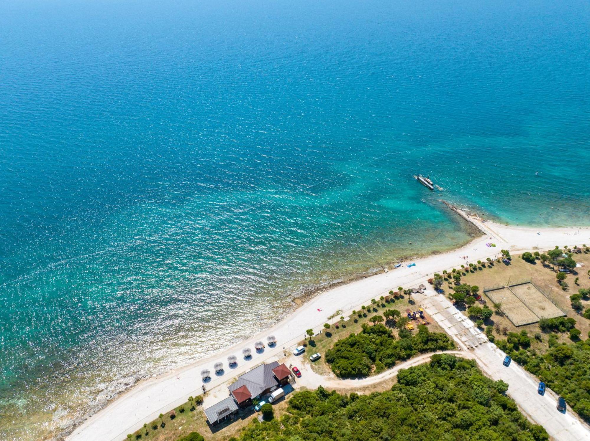Teuta Apartments - A Beach And A Sea View Peroj Exterior foto