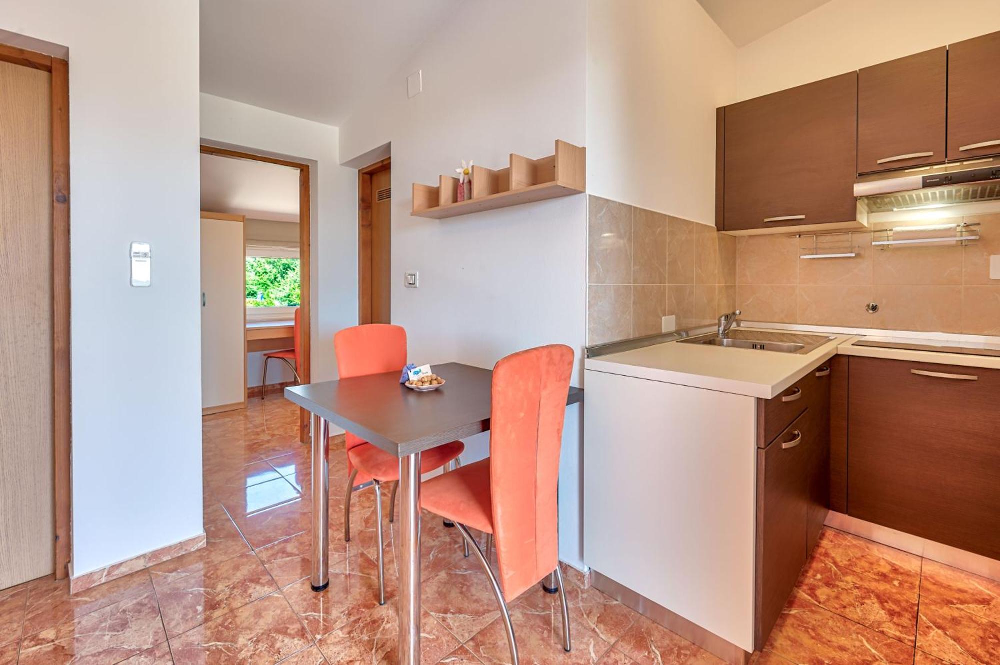 Teuta Apartments - A Beach And A Sea View Peroj Exterior foto